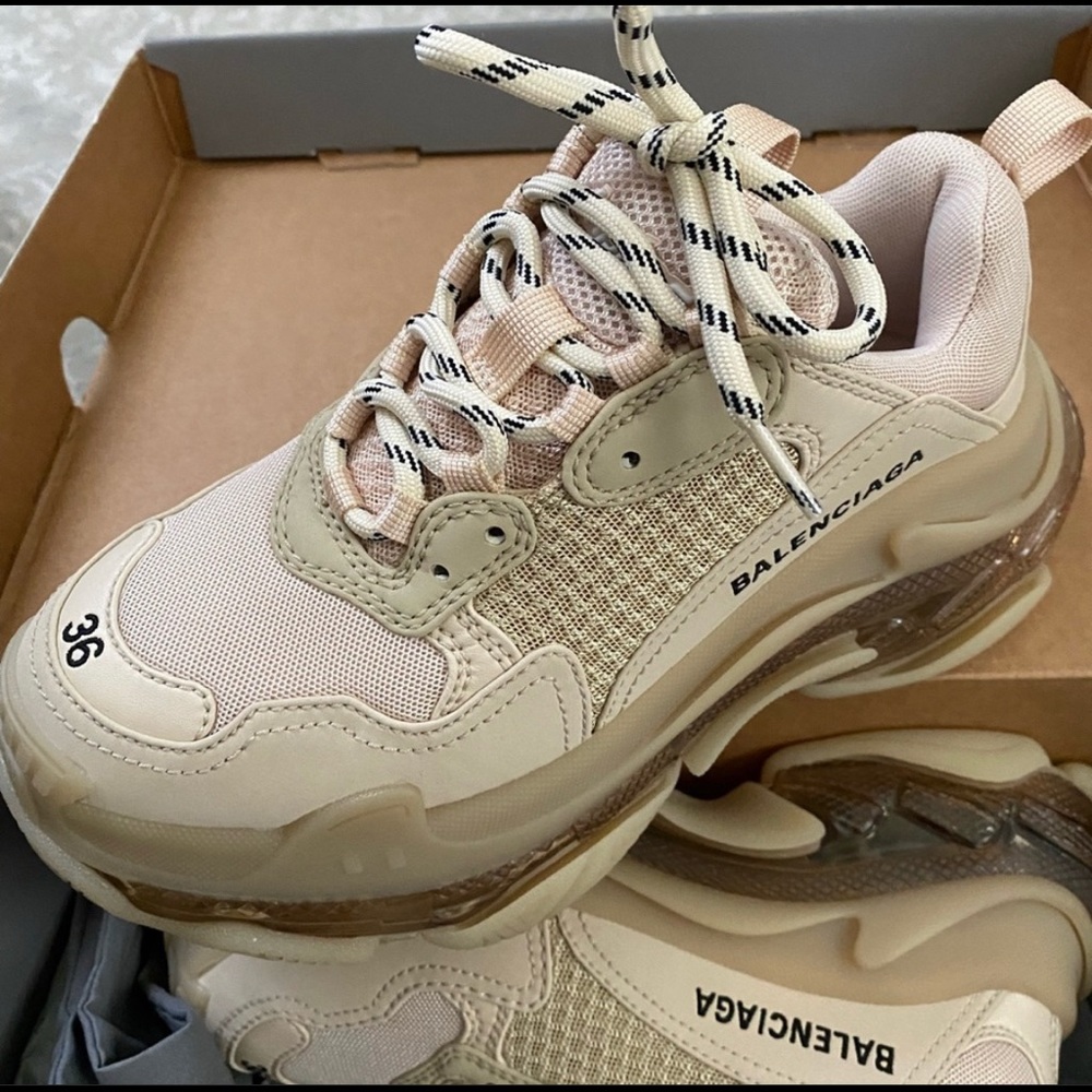 Balenciaga Triple S clear Sole Beige